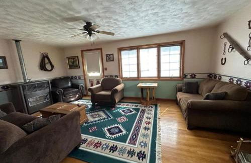 Cozy Cottage Rental for Six on a Working Ranch in Crawford, Nebraska - Foto 27