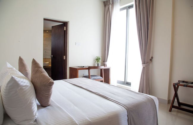 Marine Suites - Photo 6