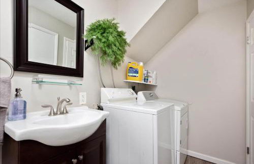 Modern Chic Retreat Near Mtns & Red Rocks Wifi - Foto 22