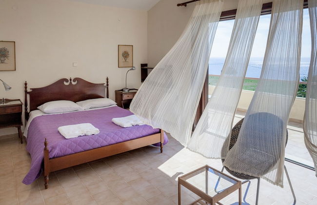 Absolute Villa by Stylish Stays - Photo 18