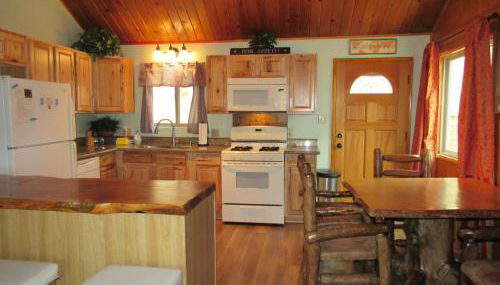 Hillside Hideaway -View of Ski Slope from Charming Deck - Foto 5, stove, dishwasher, toaster