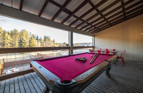 Fireside Haven - Hot Tub & Downtown Walkable - Foto 23