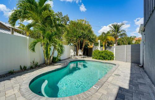 Luxurious Waterfront Home, 4 Mi to Sponge Docks! - Foto 2