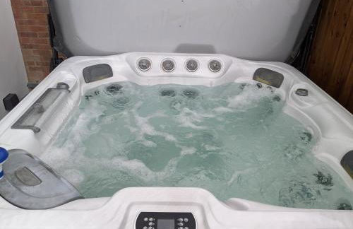 Characterful 2 bed cottage, quiet village setting - Photo 14