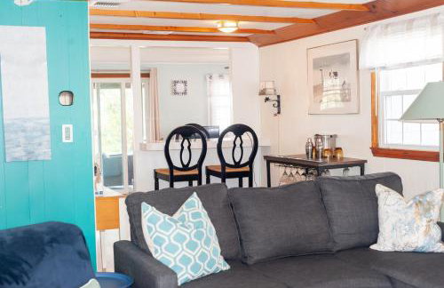 Dog-Friendly Cottage with Backyard & Beach Vibes! - Foto 39