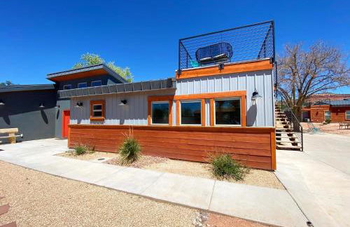 Timber & Tin G 2Bed 2Bath w Pool & Rooftop Deck - Foto 40