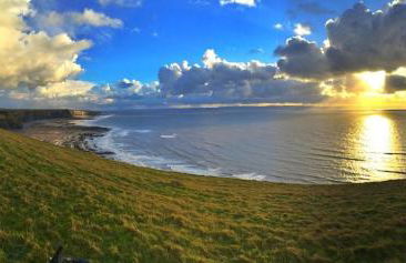 Cozy & Contemporary Lodge by the woods - Photo 15