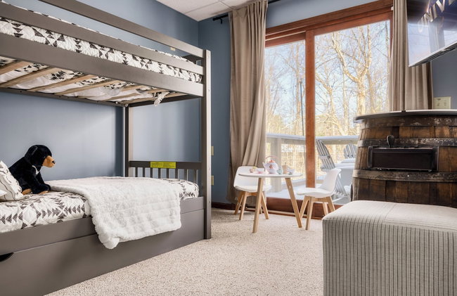 The Moondance Cabin by Lightfoot Stays Vacation Rentals - Photo 75