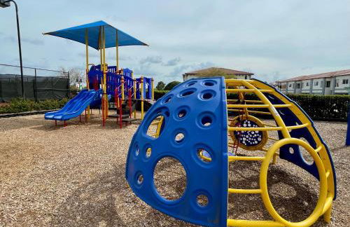 Large family friendly Vacation Home, Private Pool, Golf course location, Nr Orlando Disney Parks Florida - Photo 28