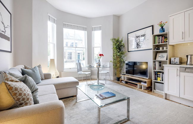 Contemporary Clapham Home Near Wandsworth Common - Photo 12