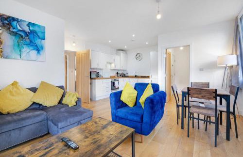 Eastons 2 Bedroom Apartment with Sofa Bed - Photo 6