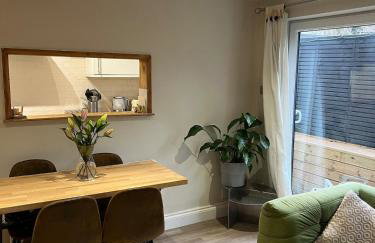 Newly Renovated 1-Bed Apartment with Private Patio - Foto 22