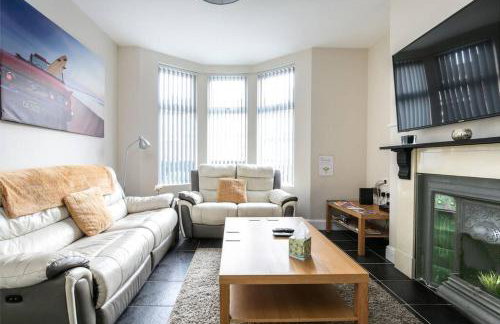 5 bedroom house, free parking, near football, sleeps 8 - Photo 6