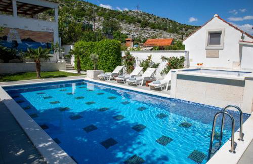 Lux apartment Sara with heated pool and jacuzzi - Foto 32