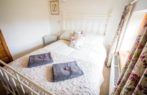 Beautiful 3 Bedroom Cottage - Picturesque Retreat - Foto 35