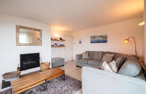 Spacious Coastal Retreat with Sea Views - Foto 8