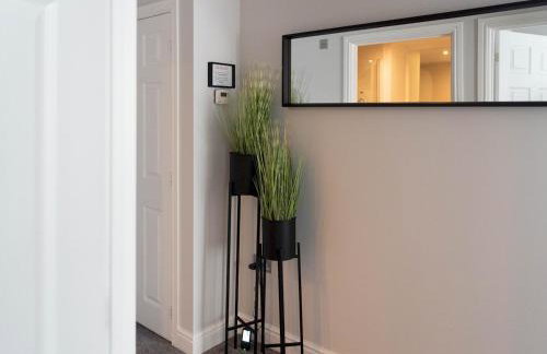 Lovely, comfortable 2-bed Braehead - free parking - Pass the Keys - Foto 21