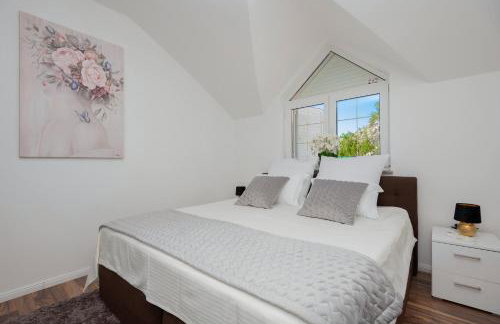 Luxury Lake-View Villa Karmen with Heated Pool, Private Spa & Sunset Terrace - Foto 51