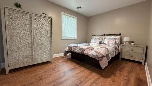 Riverview Walk to Falls Newly Renovated 4 BDRMS - Foto 3