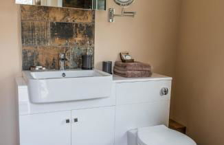 Deluxe Rustic Charlestown Themed Apartment - Foto 32