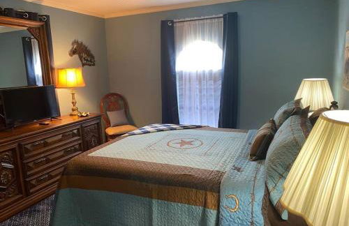 StockYards! Walk 3 Blocks-Ranch House sleeps 8 - Foto 39