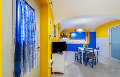 Bilocale in centro con parcheggio gratuito 4 persone - Foto 12