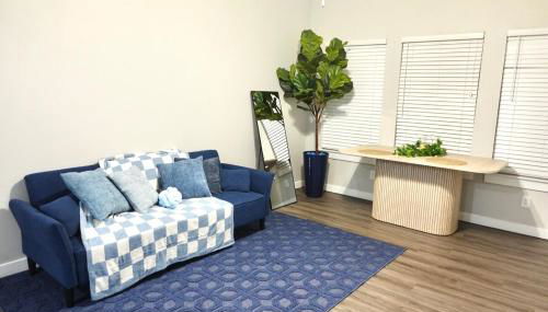 Trenton Sky Suite, Comfort, Pool, Gym, Gated Access - Photo 1