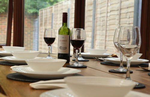 Heathrow Modern House with Parking & Fast WiFi - Foto 48