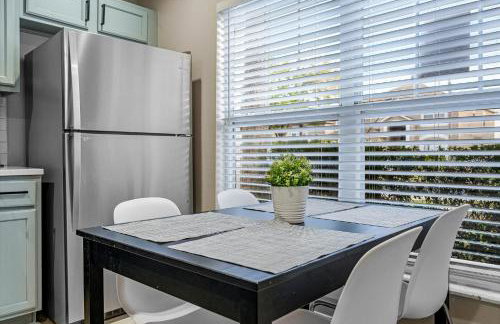 4BR w Heated Pool near Disney & Lake - Sleeps 10 - Foto 12