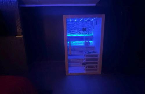 Sweety's Eden Jacuzzi - Jacuzzi privé Sauna Cinéma room Jardin - Terrasse centre-ville - Foto 6