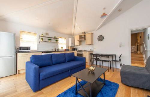 Lovely 3-bed 20 minutes to Central London - Photo 4