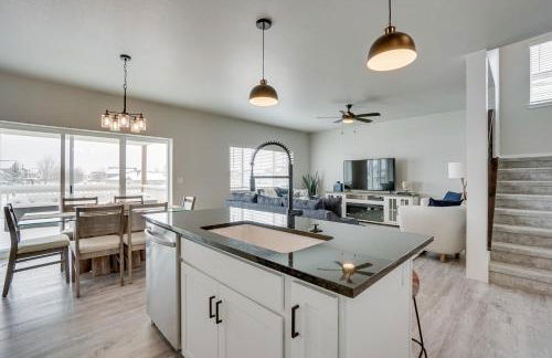 Family-Friendly Townhome about 2 Mi to Windsor Lake! - Foto 8