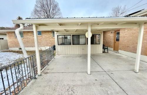 Newly Renovated Home w Garage Near Old Town - Foto 26
