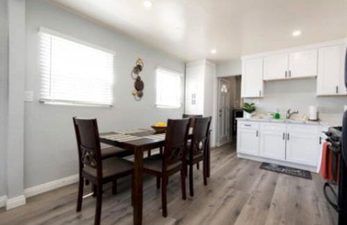 Charming 2BR Condo with Onsite Parking Included - Foto 10