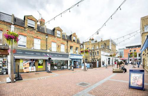 Spacious 1Bed Apt - Steps to Ealing Broadway & Shops - Foto 18