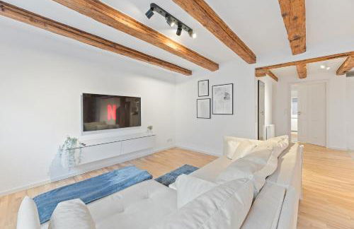 TOP Apartments - Moderne Altbauwohnung im Zentrum Ludwigsburg - Kingsize Bett - Netflix - 80qm - 24h Check-In - Foto 3