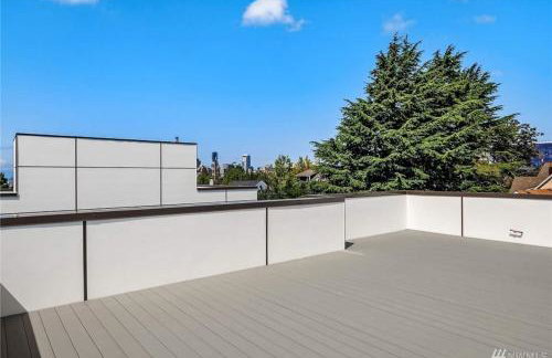 Designer Urban Retreat w Rooftop Deck & Fireplace - Foto 72