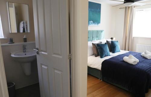 Spacious home with office and double driveway & FREE Wifi By ULTIMATE HOMES AWAY - Foto 35