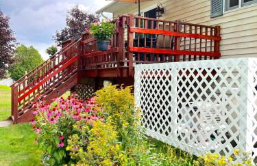 Stylish Mountain Chalet 15mins to Gore Mountain , Large Hot Tub, Playroom & Large Heated Pool - Foto 33