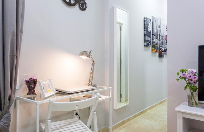 Charming Apt. Historic District - Sol - Photo 29