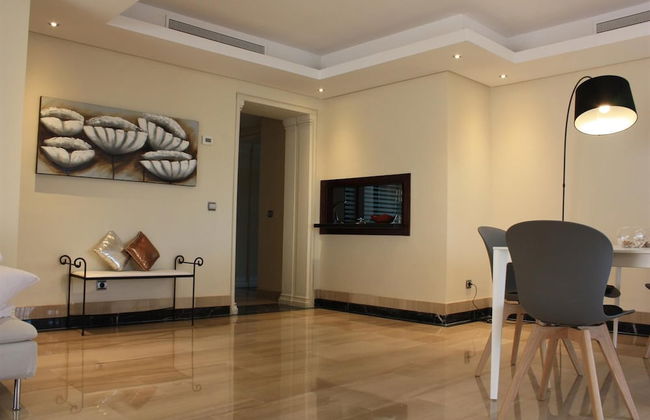 Apartment with Private Swimming Pool - Photo 7