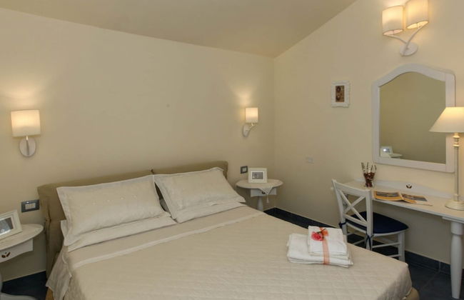 Villa with Salt Water & Heated Pool & Hot Tub near sea - Foto 4