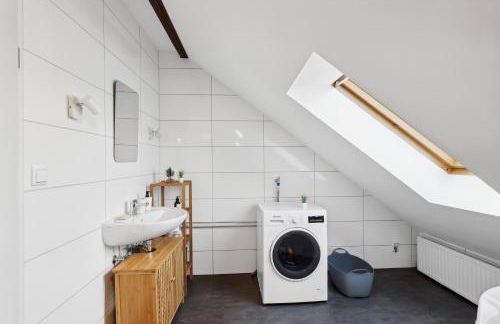 Stylish & Relaxing Penthouse ~ Workspace ~ Parking - Foto 12