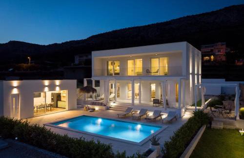 Villa Zen with 4 bedrooms, private 32 sqm pool, summer kitchen, 7 km from the beach - Photo 35