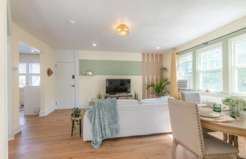 Zen Den With King Bed and Very Close to Airport - Foto 18