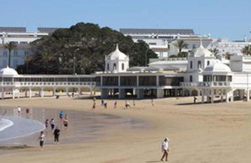 Apartamento en pleno centro de Cadiz con parking economico - Foto 2