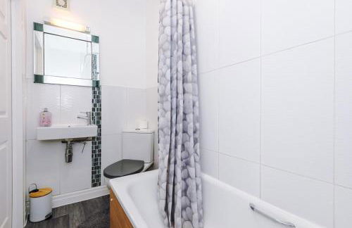 4BDR House By Eason Stays Short Lets Chorley - Foto 5