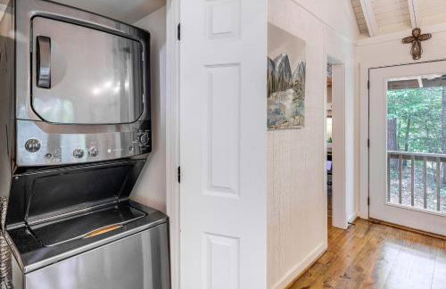 Family-Friendly Dadeville Cabin with Hot Tub and Porch - Foto 10