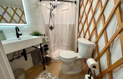 Purple City Retreats - Luxury Yurt & Spa - Foto 21