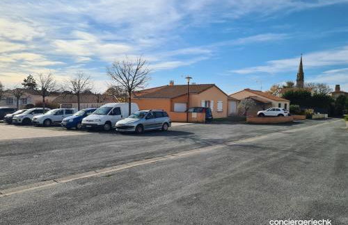 Le Donjon charmant gîte avec jardin et terrasse proche du Puy duFou - Photo 54
